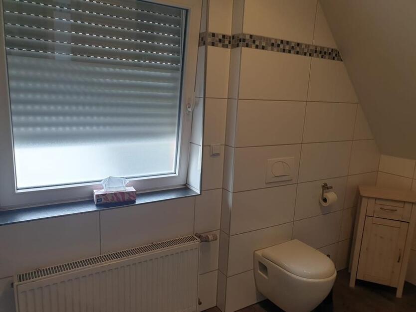 Freistehendes Einfamilienhaus mit Garage