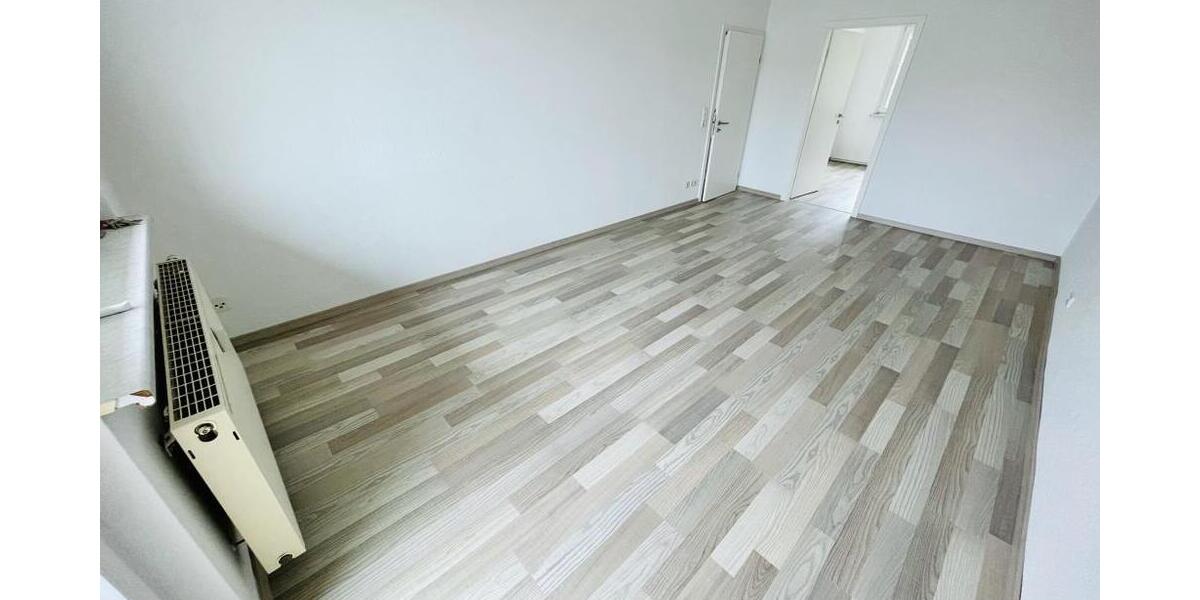 Gera-Langenberg! 4 Raum Whg. mit Balkon, Bad mit Wanne! Nähe AMAZON! - Etagenwohnung Gera Langenberg | Angebot:26882423