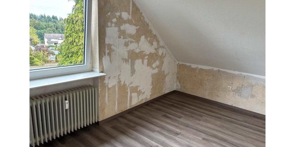 Dachgeschoßwohnung Bad Arolsen - 4 Zimmer, 85 m&sup2;, 800&euro; | Angebot:25292033