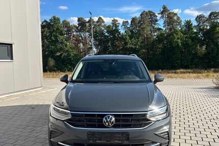 VW Tiguan 31.000 km 23.190 &euro; Weiden 92637