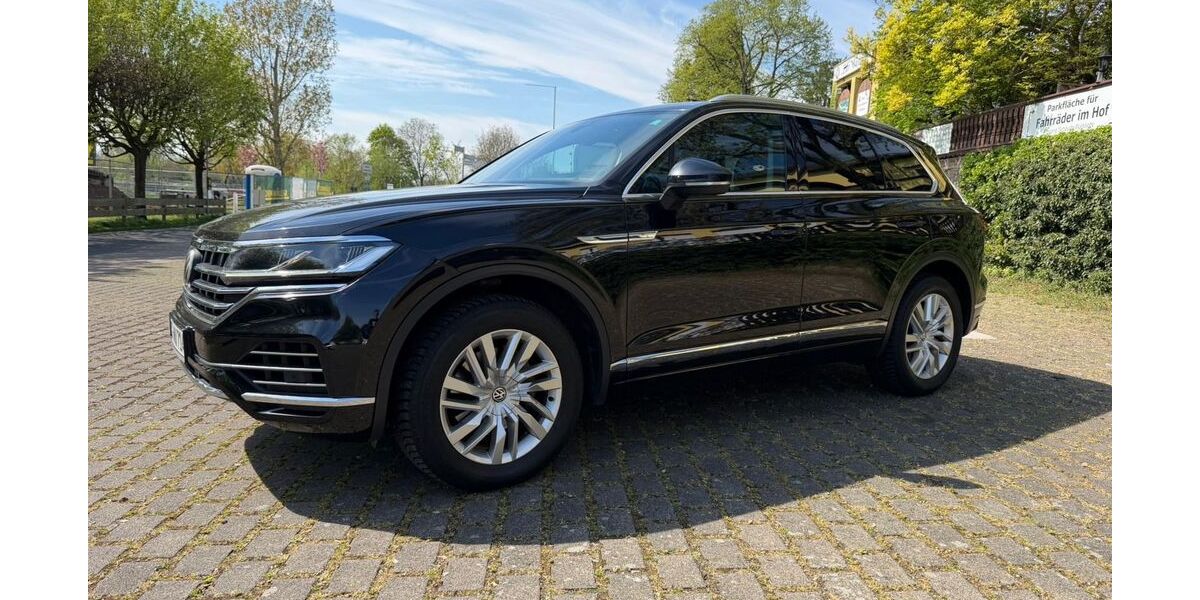 VW Touareg 239.000 km 27.000 &euro; Maintal 63477