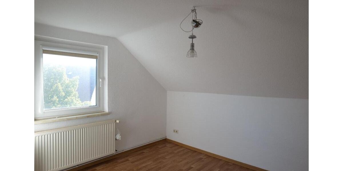 Dachgeschoßwohnung Calbe (Saale) - 2 Zimmer, 36 m&sup2;, 199&euro; | Angebot:12154952