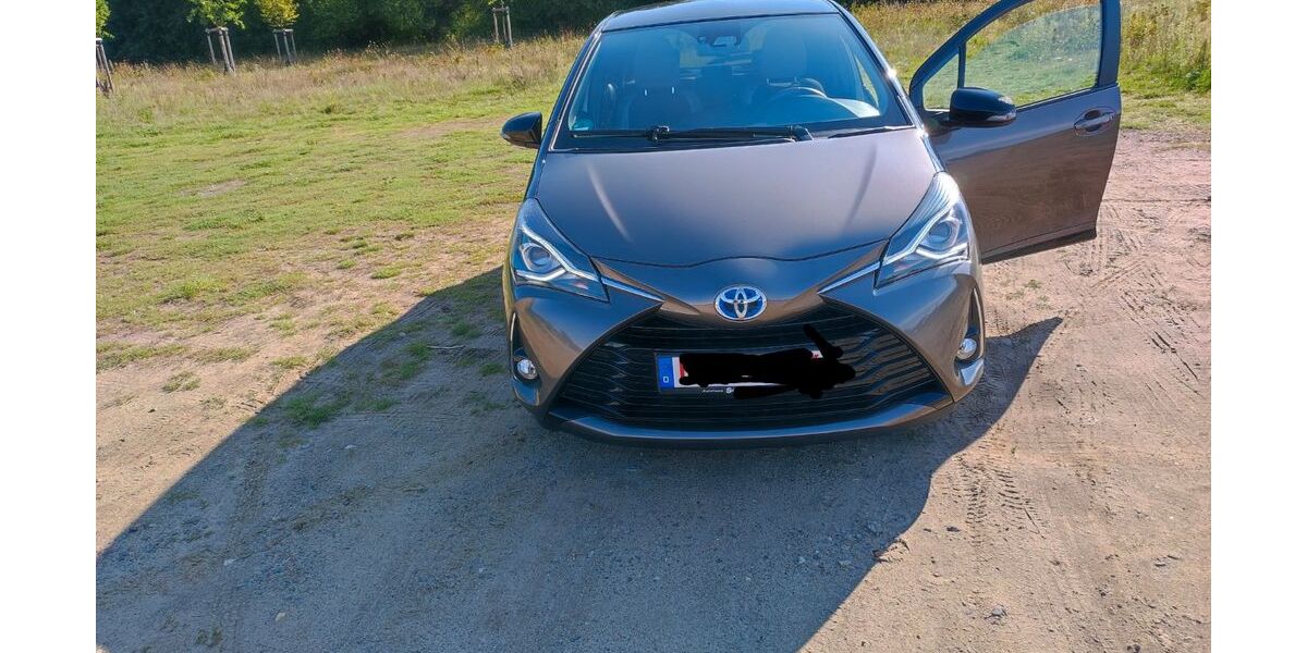 Toyota Yaris 48.700 km 14.000 &euro; Hamburg 22179