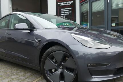 Tesla Model 3 55.515 km 28.800 € Berlin 13156