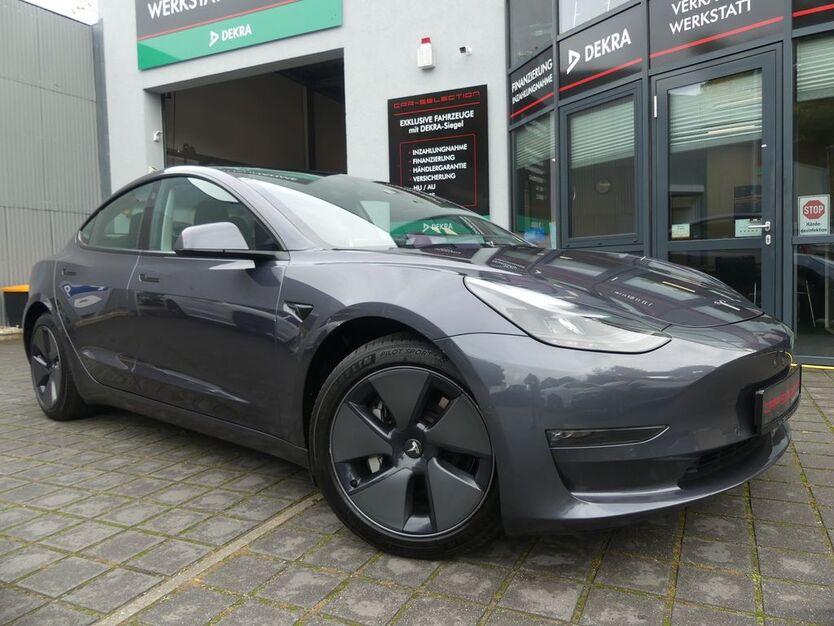 Tesla Model 3 55.515 km 28.800 € Berlin 13156