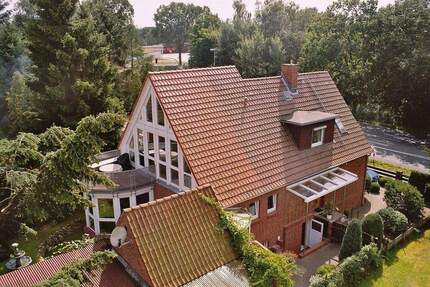 Einfamilienhaus mit 3 separaten Wohnungen 1 zimmer