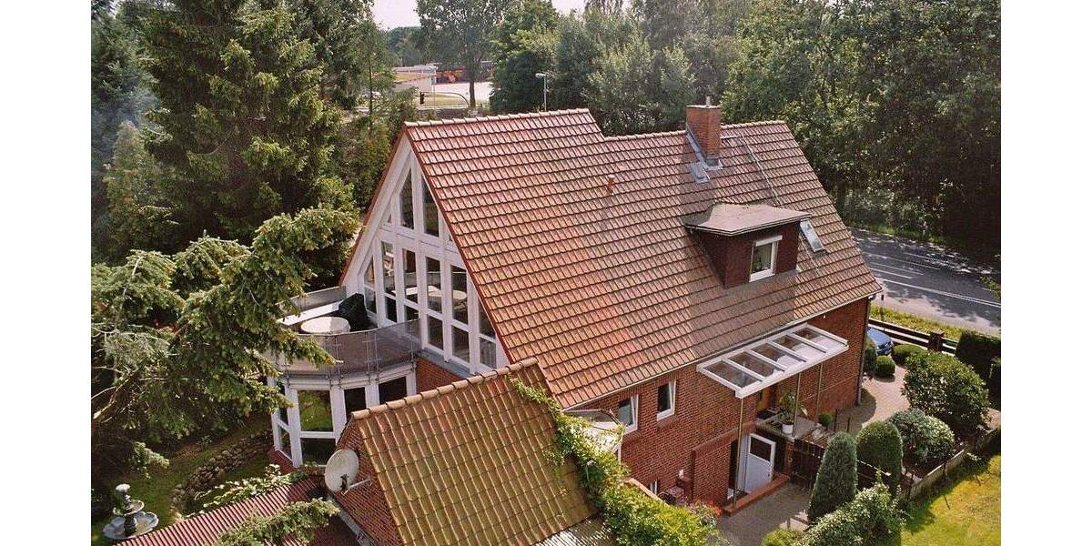 Einfamilienhaus mit 3 separaten Wohnungen 1 zimmer