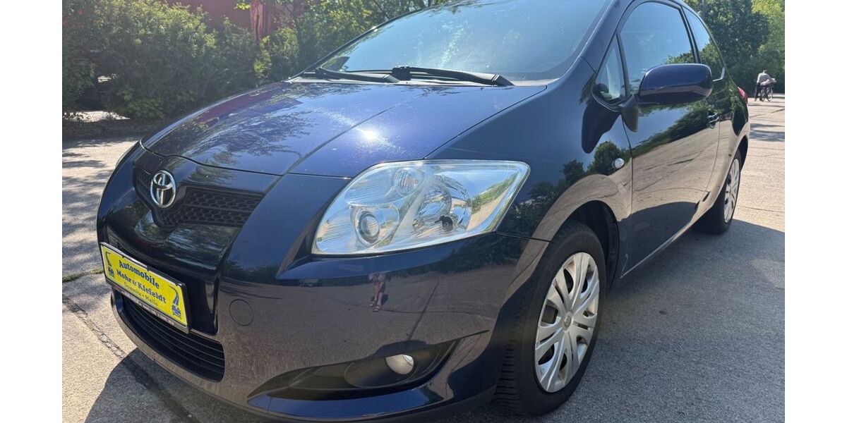 Toyota Auris 99.000 km 4.999 &euro; Halle-Neustadt 06124