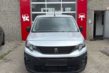 Peugeot Partner 121.904 km 8.400 € Pfullingen 72793