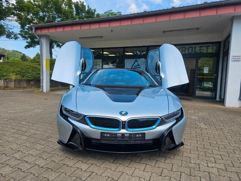i8