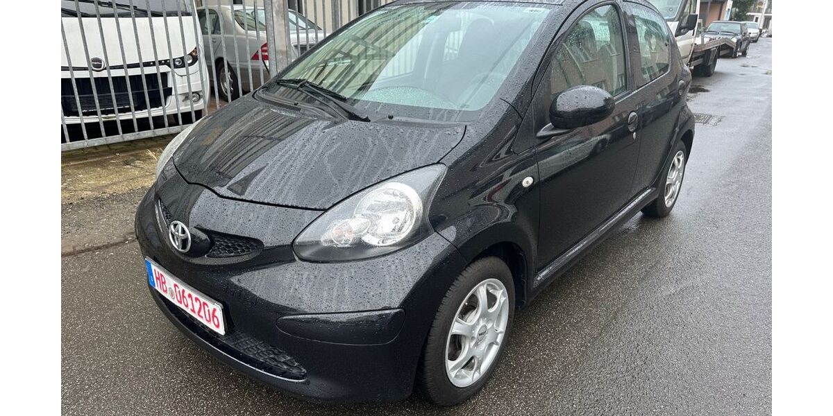Toyota Aygo (X) 64.600 km 3.730 &euro; Bremen 28215