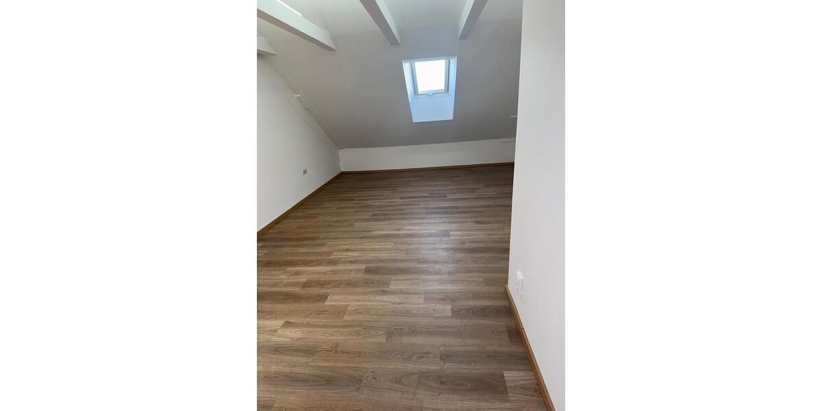 Dachgeschoßwohnung Augsburg Hochzoll - 1.5 Zimmer, 35 m&sup2;, 590&euro; | Angebot:24370148