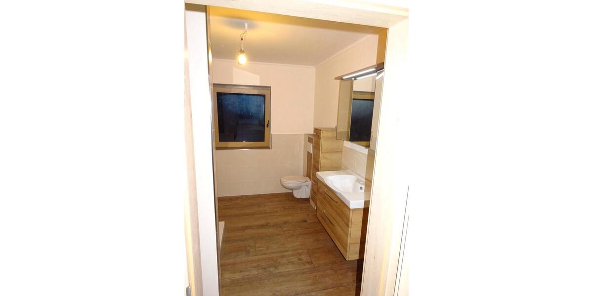 Etagenwohnung Schöfweg - 4 Zimmer, 130 m&sup2;, 900&euro; | Angebot:26063255