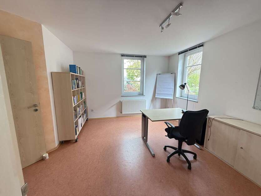 Büro in Kirchhain-Schönbach 225 € 20 m² zimmer