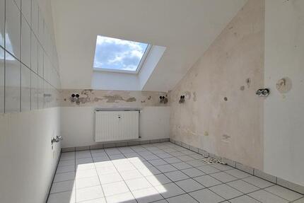 BERK Immobilien - großzügige 3-Zimmer-Whg im DG einer gepflegten Wohneinheit mit Stellplatz o. Garage zimmer