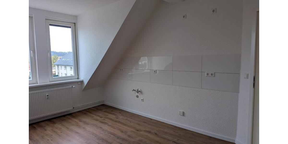 Dachgeschoßwohnung Teterow - 3 Zimmer, 72 m&sup2;, 635&euro; | Angebot:26268972