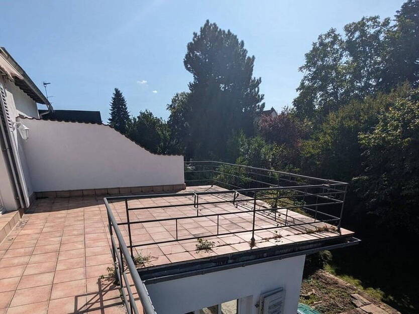 Bad Homburg Ober-Eschbach: entkerntes Doppelhaus mit großem Garten [von privat]