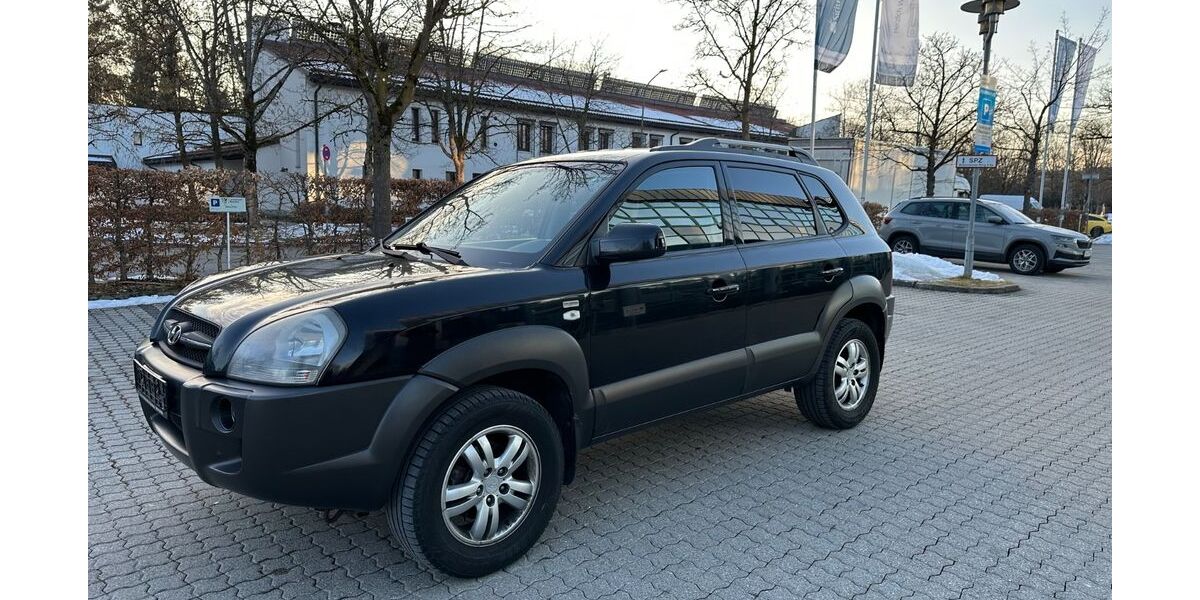 Hyundai TUCSON 180.000 km 3.500 &euro; Haar 85540