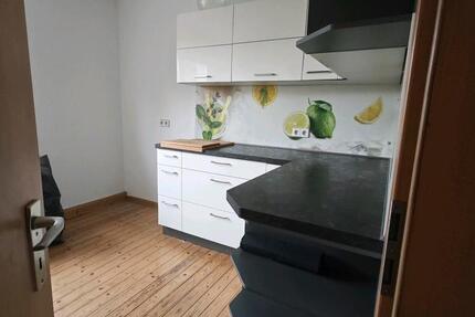 Wohnung mit Einbauküche und Möbeln