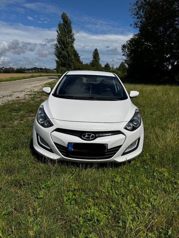 i30