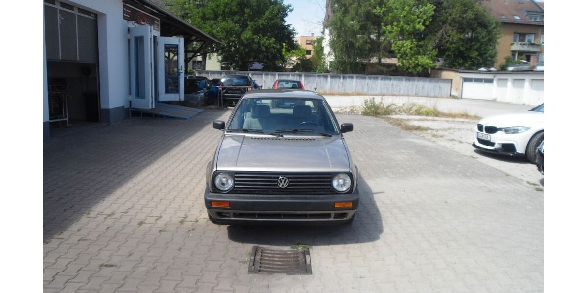 VW Golf 125.043 km 8.999 &euro; Bamberg 96052