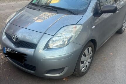Toyota Yaris 180.000 km 2.800 &euro; Berlin 12163