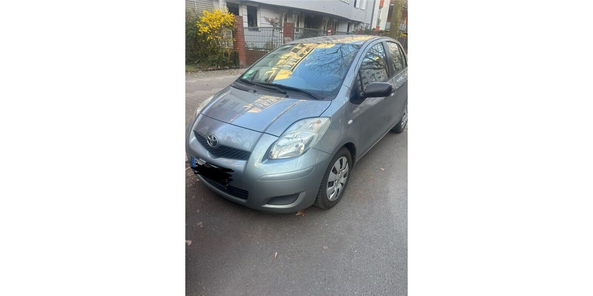 Toyota Yaris 180.000 km 2.800 &euro; Berlin 12163