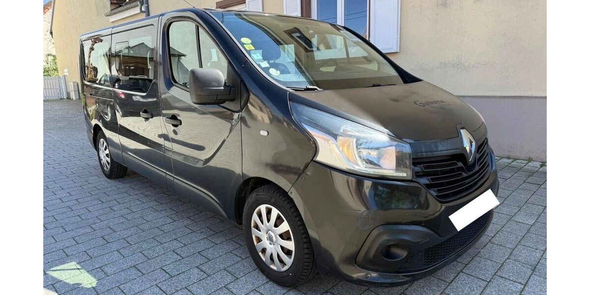 Renault Trafic 230.000 km 9.900 &euro; ACHERN 77855