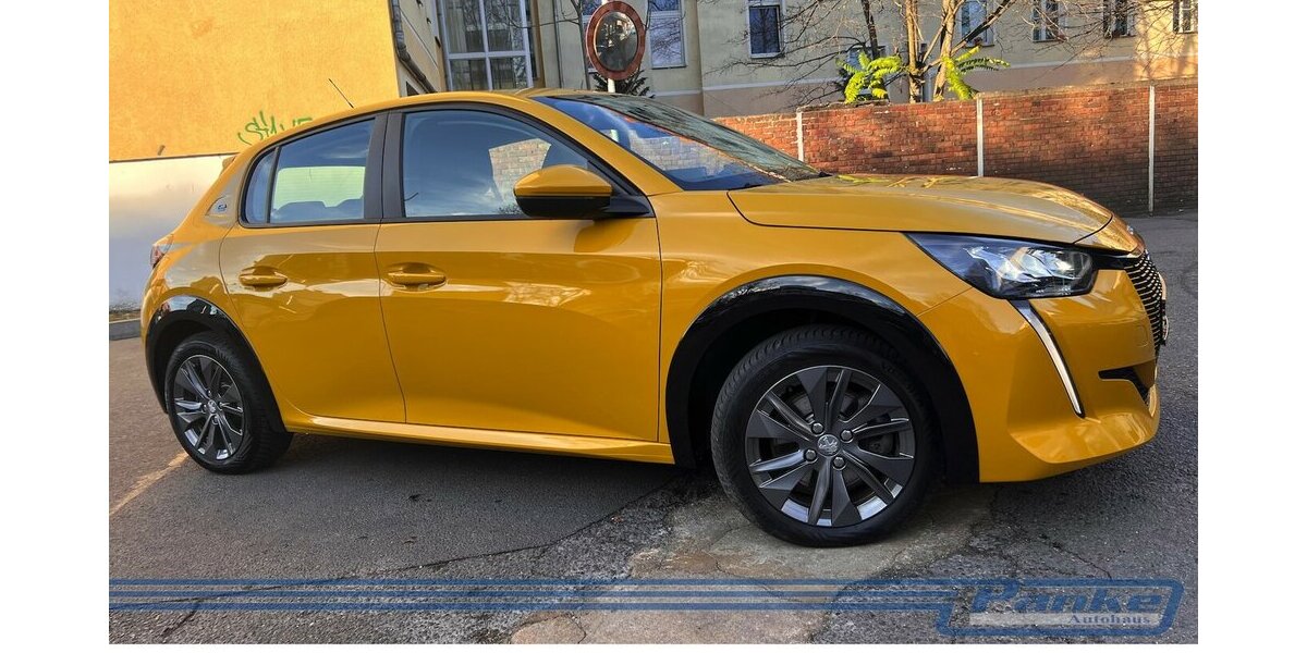 Peugeot 208 e- Active Pack*SHZ*NAVI*Tempo*LED*PDC* 47.070 km 12.990 &euro; Berlin 13187