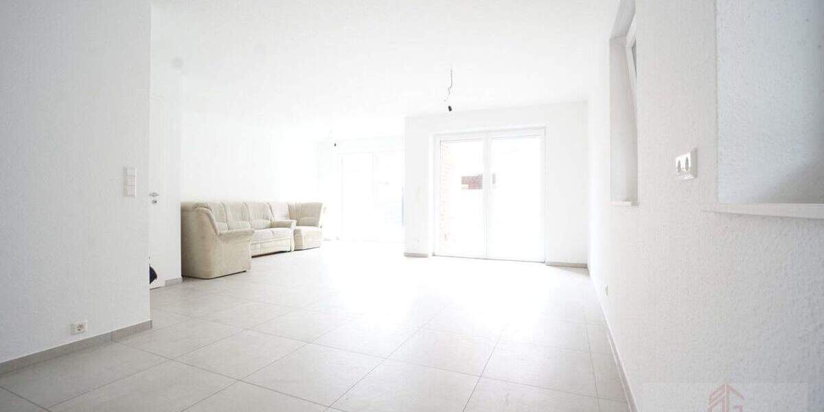 IMMOBILIEN GUMNIOR präsentiert: neuwertige Doppelhaushälfte in Emsbüren mit Garten und Carport 4 zimmer