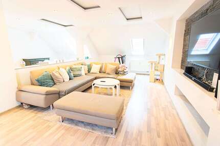 Haus Bindlach - 12 Zimmer, 300 m&sup2;, 560.000&euro; | Angebot:26863795