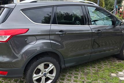 Ford Kuga 183.600 km 4.999 € Hochheim 65239