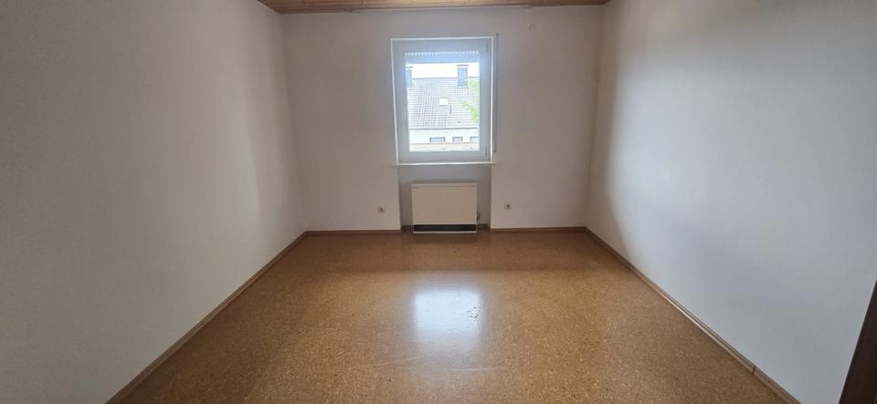 Etagenwohnung Mallersdorf-Pfaffenberg Pfaffenberg - 4 Zimmer, 100 m&sup2;, 800&euro; | Angebot:26147925