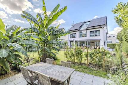 Haus zum Kaufen in Stuttgart 3.190.000 € 343 m² 8 zimmer