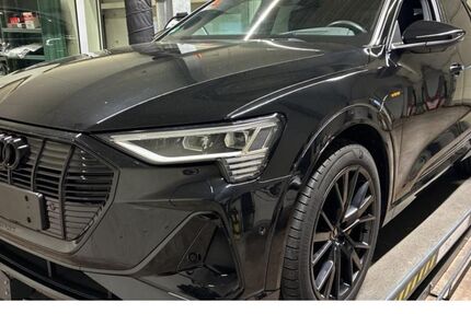 Audi e-tron 18.124 km 40.970 &euro; Aachen 52078