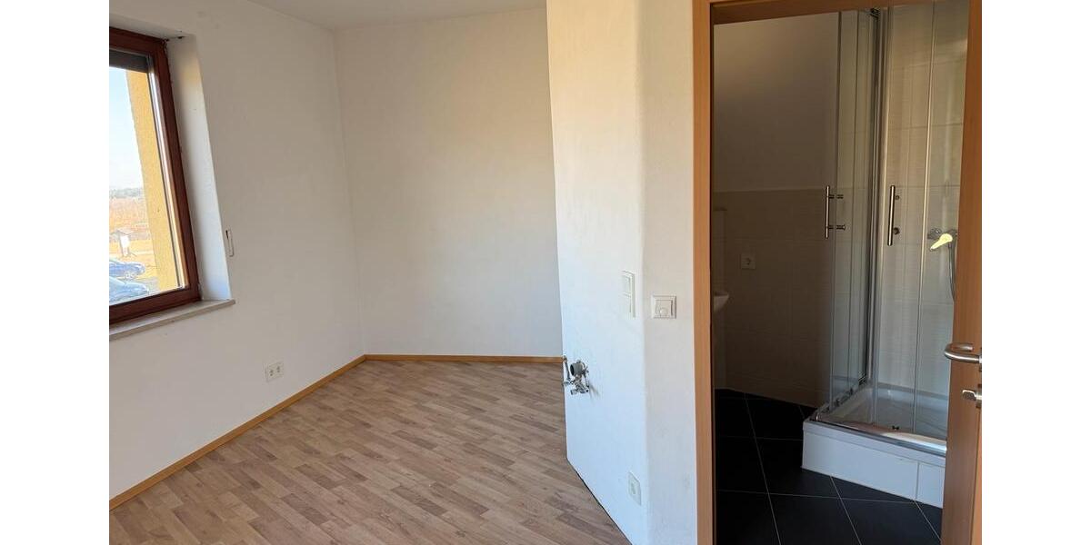 Etagenwohnung Mainleus - 2 Zimmer, 65 m&sup2;, 520&euro; | Angebot:25497499