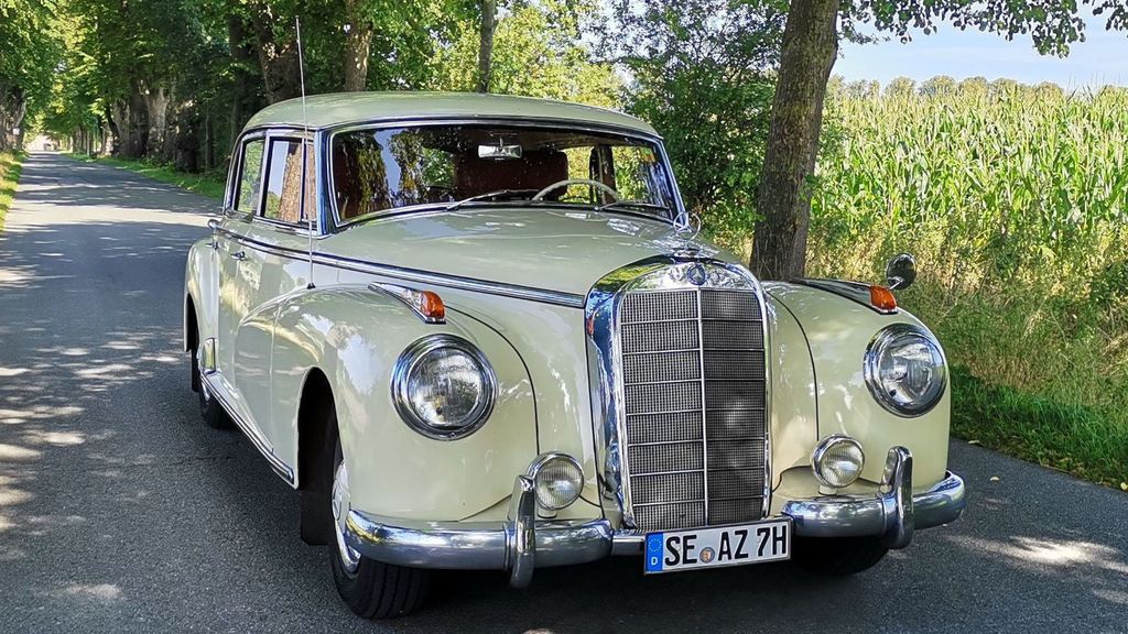 Mercedes-Benz 300 80.782 km 62.500 &euro; Seedorf 23823