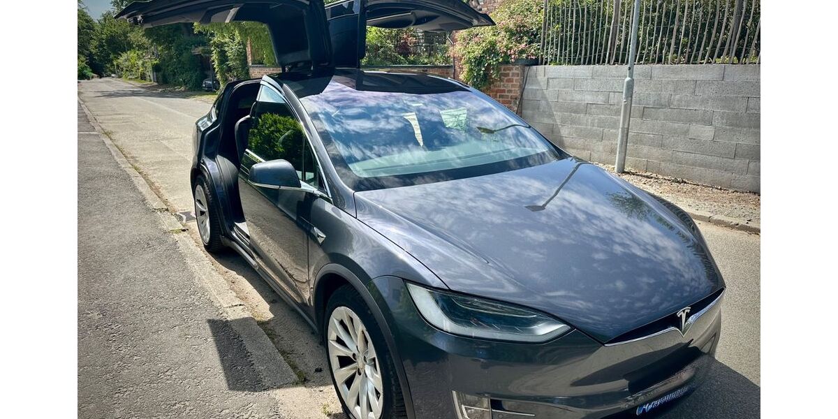 Tesla Model X 107.000 km 40.900 &euro; Lübeck 23562