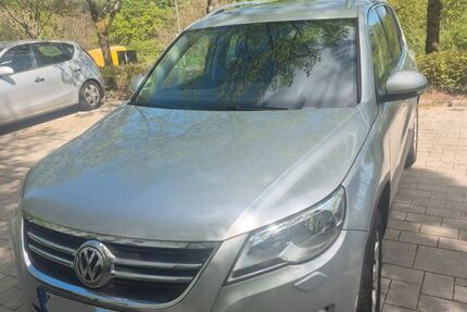 VW Tiguan 196.300 km 7.999 &euro; Wiesbaden 65197