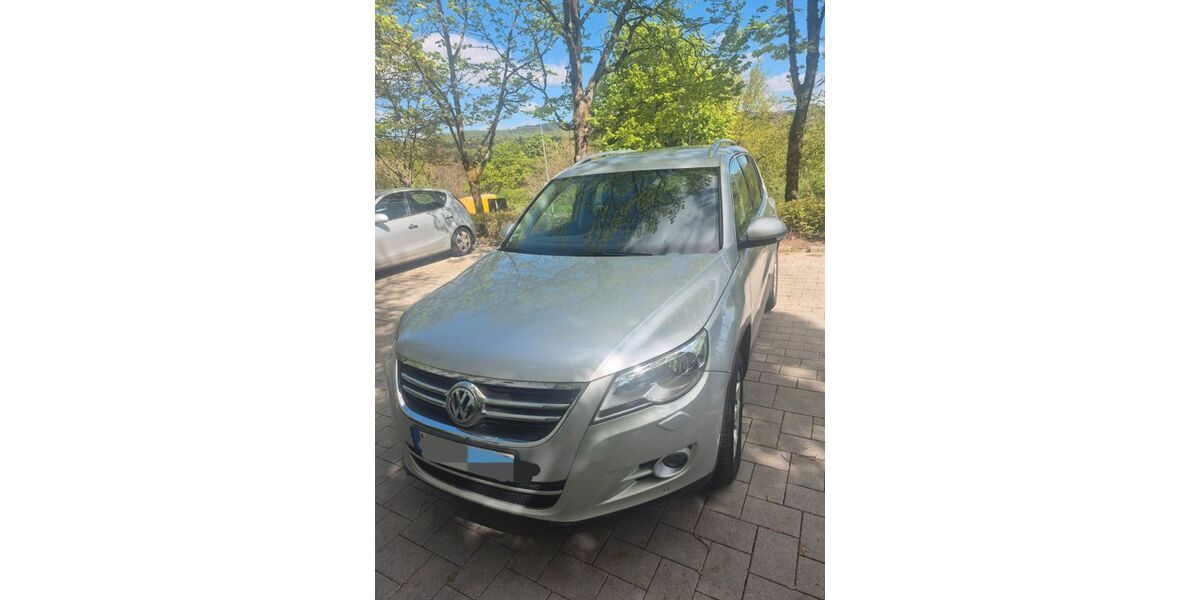 VW Tiguan 196.300 km 7.999 &euro; Wiesbaden 65197