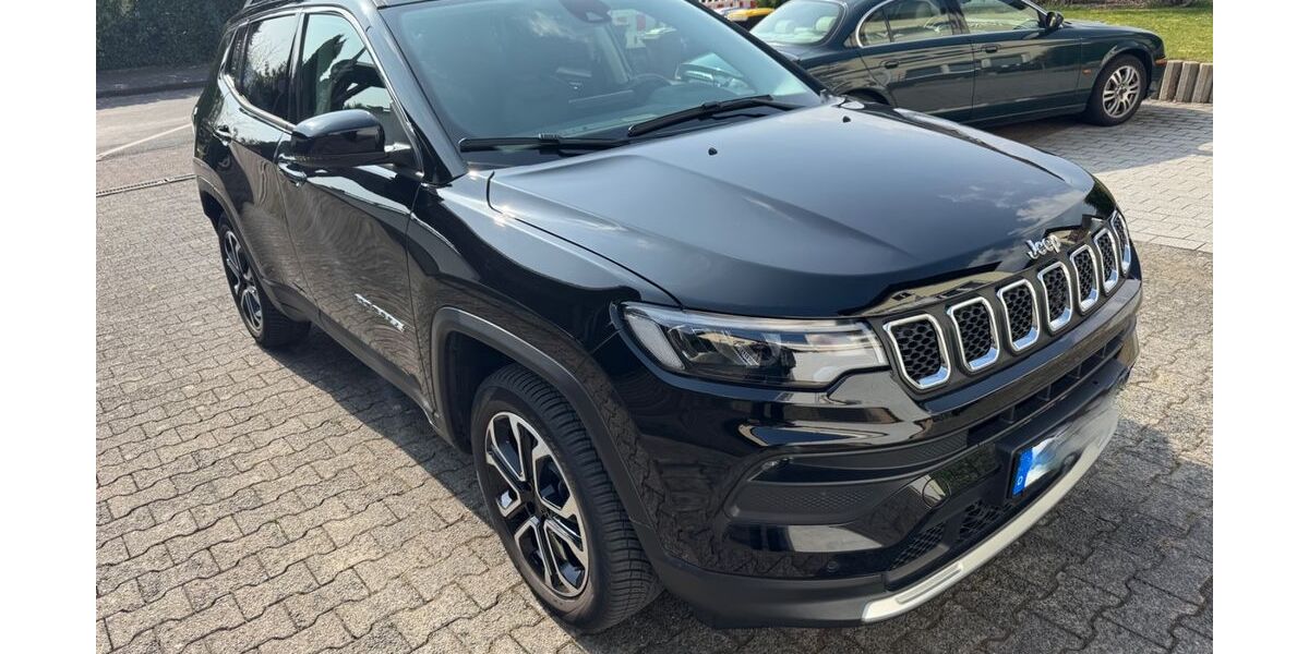 Jeep Compass 9.413 km 24.800 &euro; Niedernhausen 65527