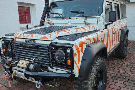 Land Rover Defender 216.000 km 36.900 &euro; Lübeck 23569