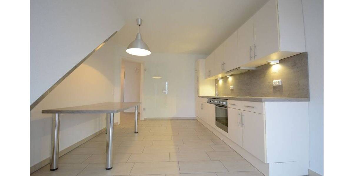 Etagenwohnung Heide - 3 Zimmer, 100 m&sup2;, 980&euro; | Angebot:26851374