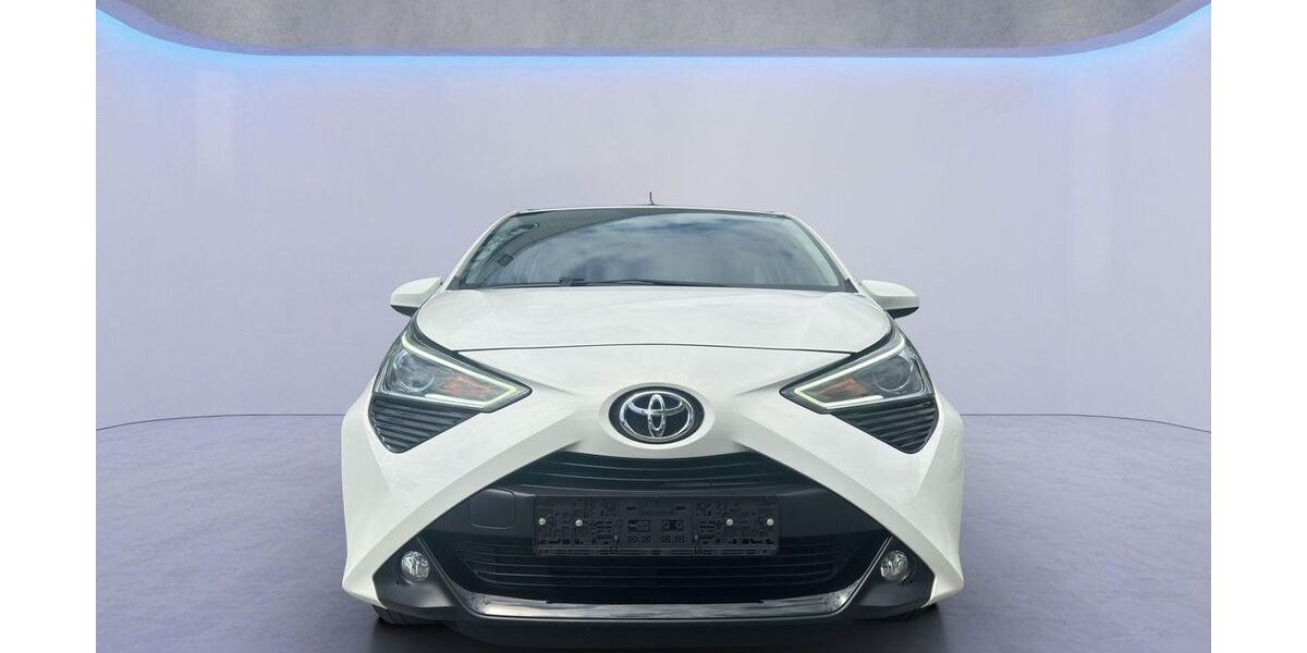 Toyota Aygo (X) 58.350 km 9.480 &euro; Diepholz 49356