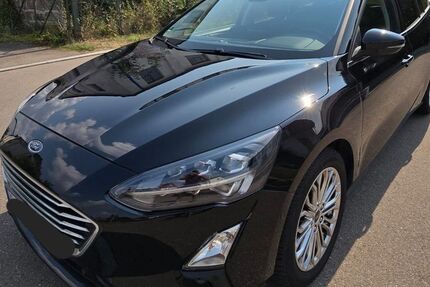 Ford Focus 61.850 km 16.490 &euro; Grosselfingen 72415