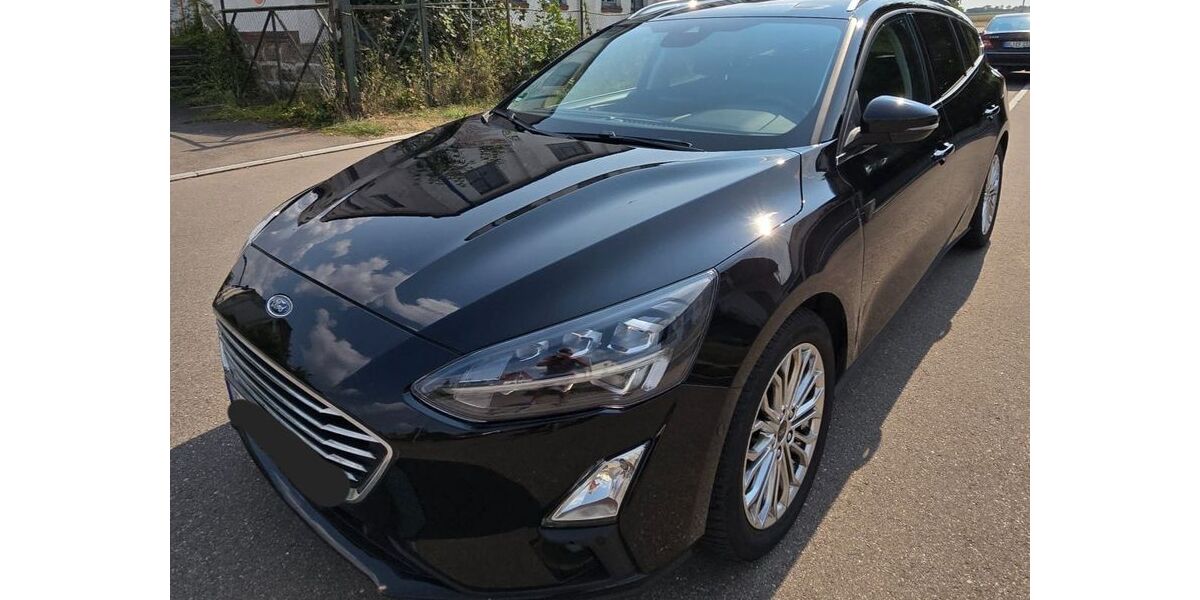 Ford Focus 61.850 km 16.490 &euro; Grosselfingen 72415