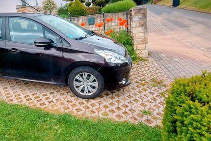 Peugeot 208 101.000 km 4.799 &euro; Penig 09322