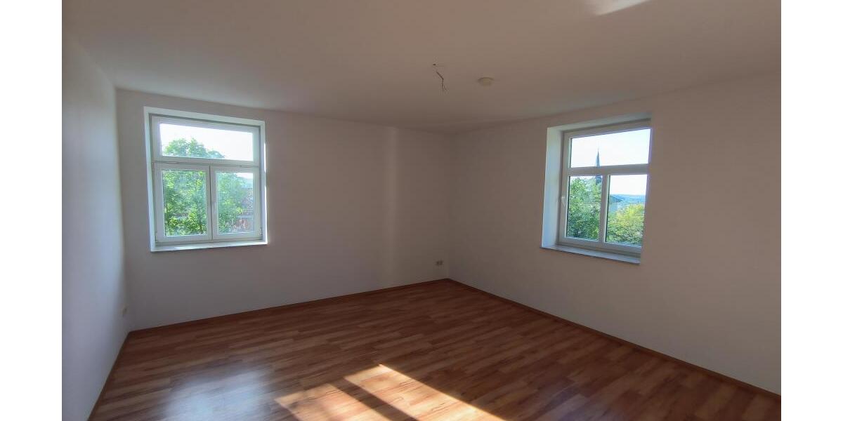 attraktive Kapitalanlage - vermietete 4-Raum-Wohnung im Grünen mit Balkon und Stellplatz - Etagenwohnung Gera | Angebot:27362900