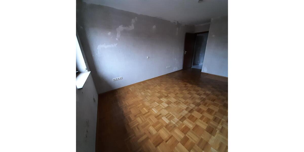 Etagenwohnung Bruchsal - 2 Zimmer, 83 m&sup2;, 930&euro; | Angebot:24982578