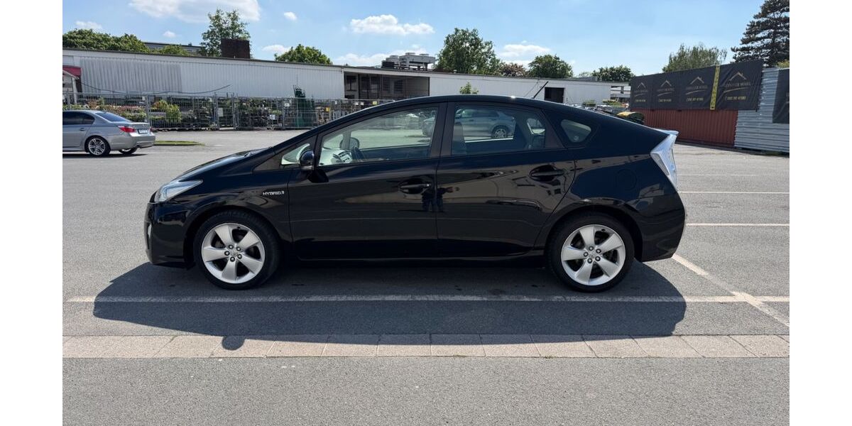 Toyota Prius 90.200 km 8.800 &euro; Hannover 30455